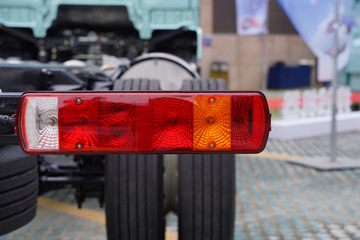 �ൺ��� JH6 300���� 6.75��LNG��դʽ�ػ���ͼƬ