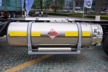 �ൺ��� JH6 300���� 6.75��LNG��դʽ�ػ���ͼƬ