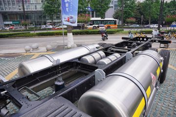 �ൺ��� JH6 300���� 6.75��LNG��դʽ�ػ���ͼƬ