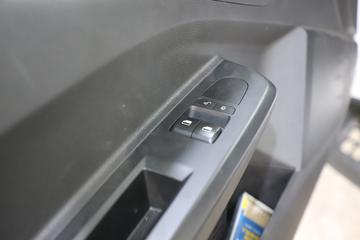 T5 电动载货车内饰图片