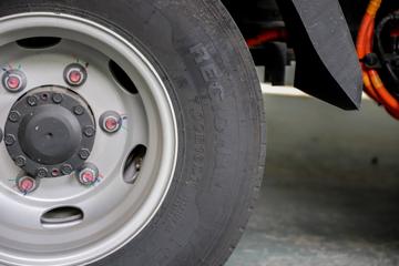 ���ǵ�T5EV �Ƹ��� 4.5T 4.03�׵��Ŵ��綯��ʽ�Ῠ94.3kWhͼƬ