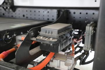 ���ǵ�T5EV �Ƹ��� 4.5T 4.03�׵��Ŵ��綯��ʽ�Ῠ94.3kWhͼƬ