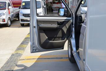 创富牛卡&nbsp;载货车驾驶室                                               图片