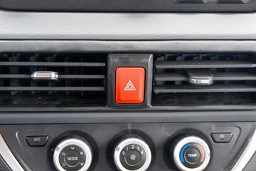 Ծ�� ����S100Q 1.6L 123���� ���� 3.2��˫������С��ͼƬ