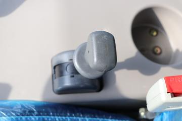 һ������ ��Ź�ʨ 130���� 4.2�׵�����ʽ�ῨͼƬ