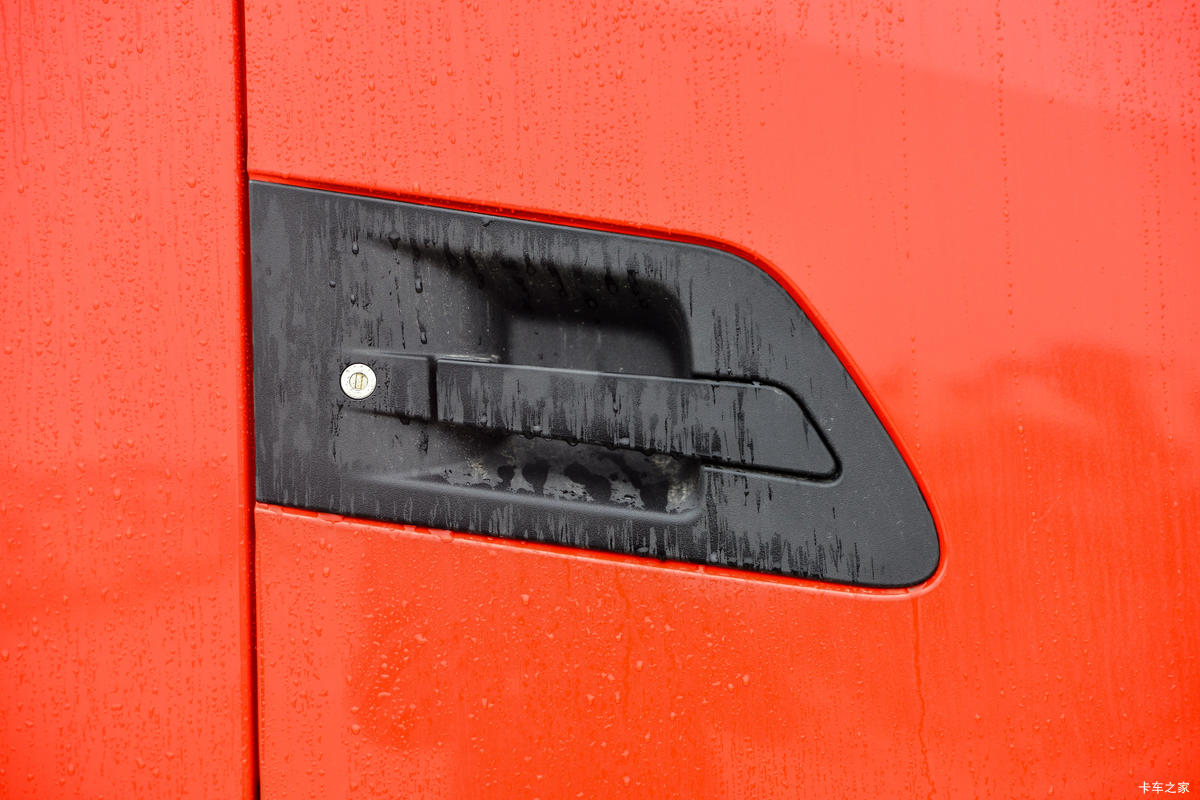 �������ó� ���KR ��ҫ�� 290���� 4X2 6.8�ײ�դʽ�ػ������                                                