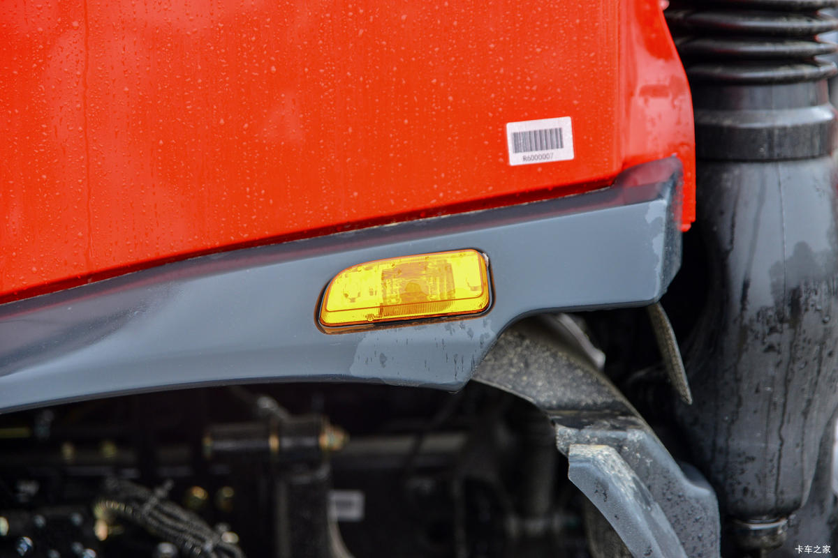 �������ó� ���KR ��ҫ�� 290���� 4X2 6.8�ײ�դʽ�ػ������                                                