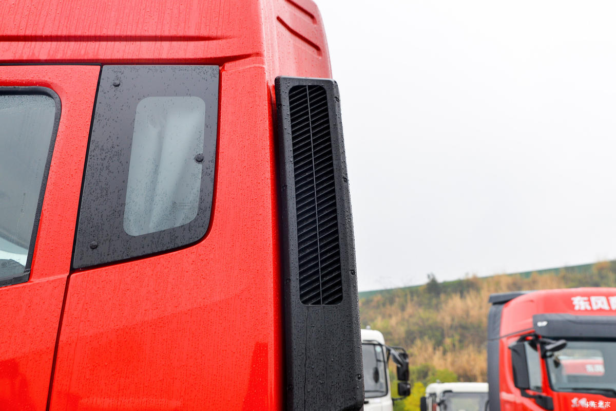 �������ó� ���KR ��ҫ�� 290���� 4X2 6.8�ײ�դʽ�ػ������                                                