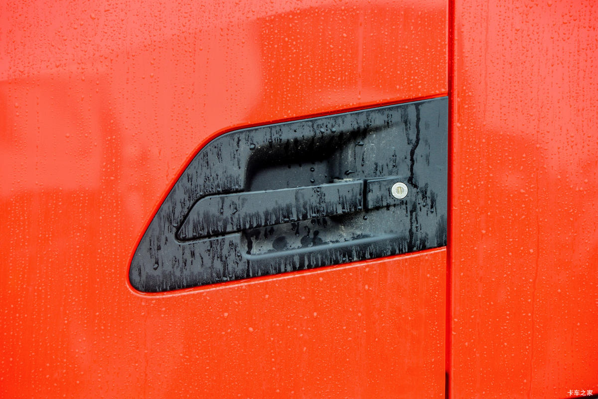 �������ó� ���KR ��ҫ�� 290���� 4X2 6.8�ײ�դʽ�ػ������                                                