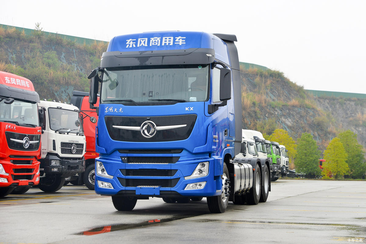 东风天龙旗舰KX王者版 630马力康明斯动力+伊顿12挡AMT 长途重载优选