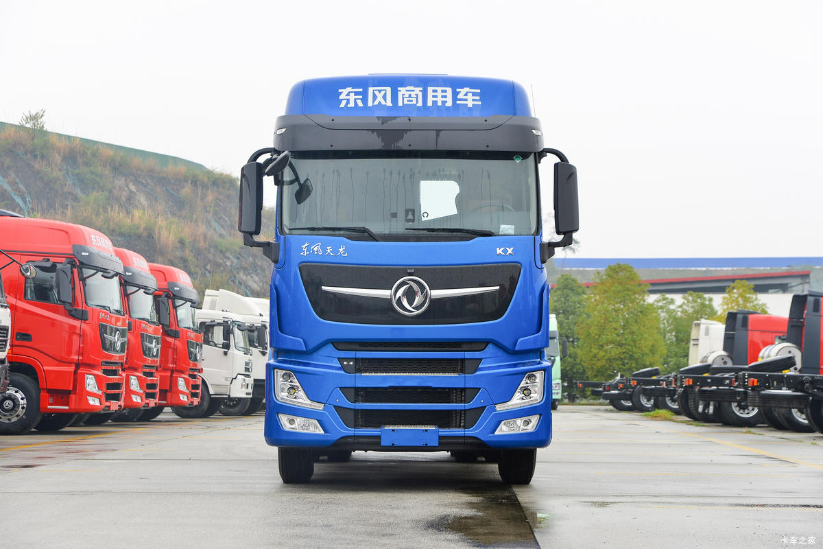 东风天龙旗舰KX王者版 630马力康明斯动力+伊顿12挡AMT 长途重载优选