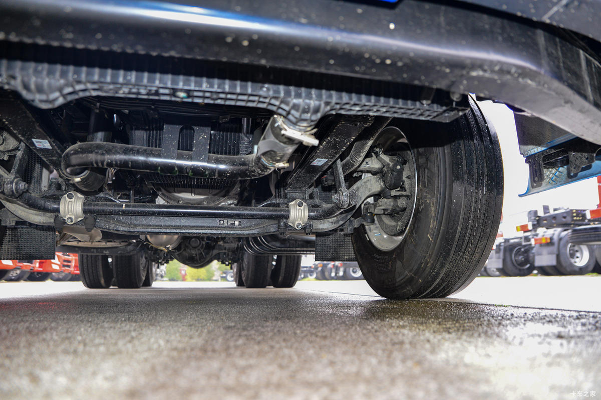 东风天龙旗舰KX王者版 630马力康明斯动力+伊顿12挡AMT 长途重载优选