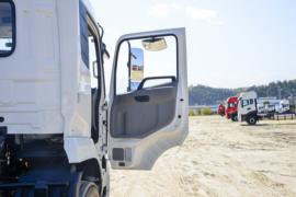 东风商用车底盘&nbsp;洒水车/喷洒车驾驶室图片