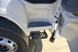 东风商用车底盘&nbsp;洒水车/喷洒车驾驶室图片