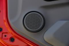 东风商用车 天锦KR PLUS 300马力 6X2 9.8米仓栅式载货车(高顶三卧)(法士特8档)