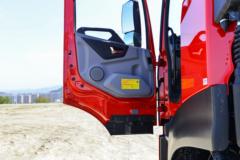 东风商用车 天锦KR PLUS 300马力 6X2 9.8米仓栅式载货车(高顶三卧)(法士特8档)