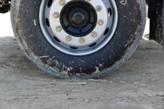 东风商用车 天锦KR PLUS 300马力 6X2 9.8米仓栅式载货车(高顶三卧)(法士特8档)