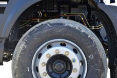 东风商用车 天锦KR PLUS 300马力 6X2 9.8米仓栅式载货车(高顶三卧)(法士特8档)