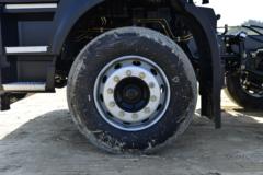 东风商用车 天锦KR PLUS 300马力 6X2 9.8米仓栅式载货车(高顶三卧)(法士特8档)