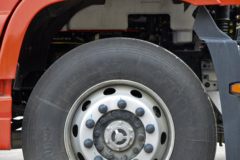 东风商用车 天龙旗舰KX 嵘耀版 465马力 6X4 危险品牵引车(液缓)