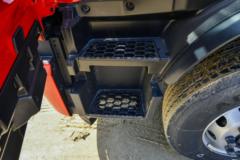 东风商用车 天锦KR 舒适版 300马力 6X2 7.7米栏板载货车(DFH1250EX)