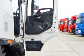 东风天锦KR&nbsp;洒水车/喷洒车驾驶室图片