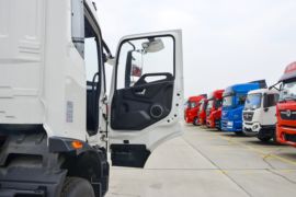 东风天锦KR&nbsp;洒水车/喷洒车驾驶室图片