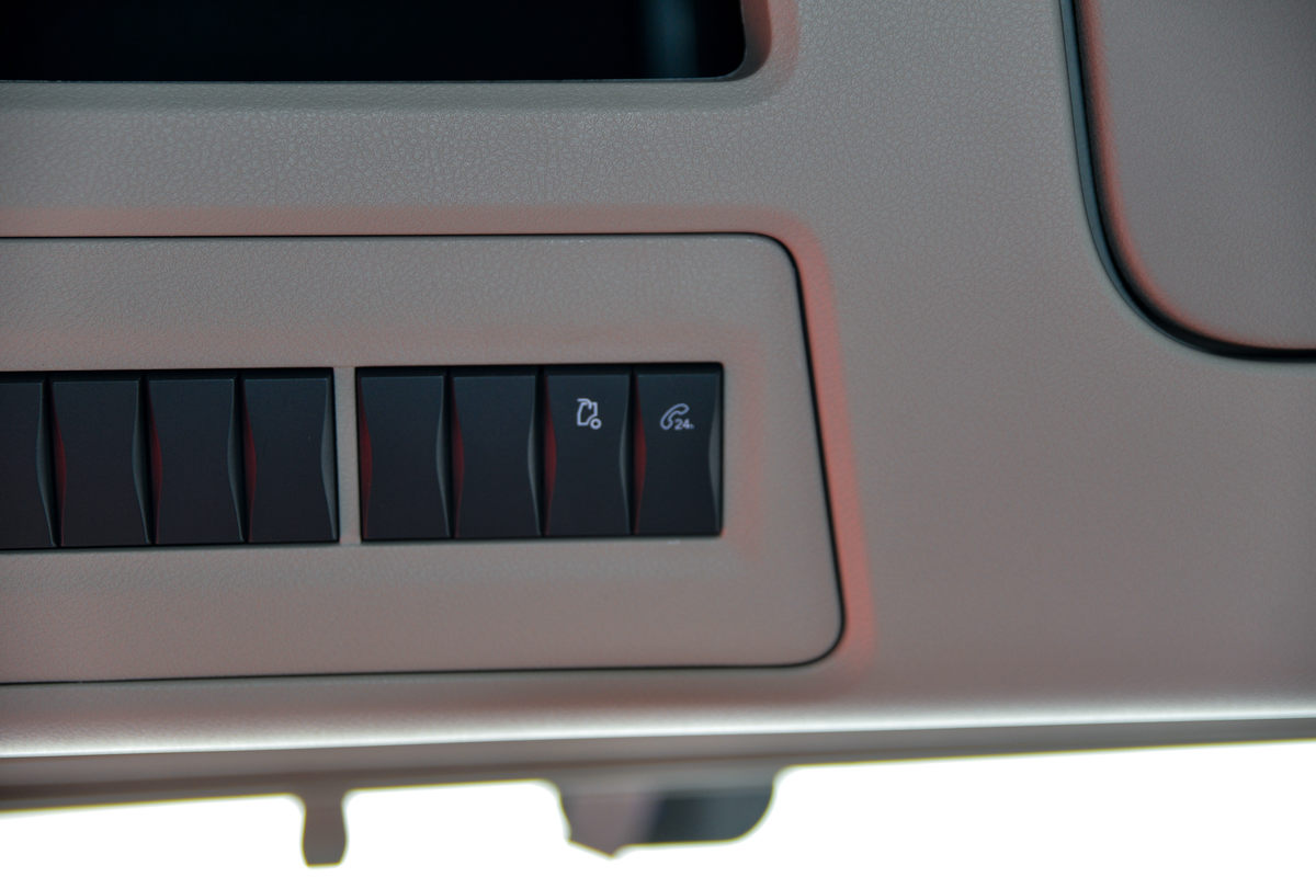 �������ó� �����콢KX ���߰� 580���� 6X4 LNG�Զ���ǣ����(Һ��)(DFH4250D13)��ʻ��                                               