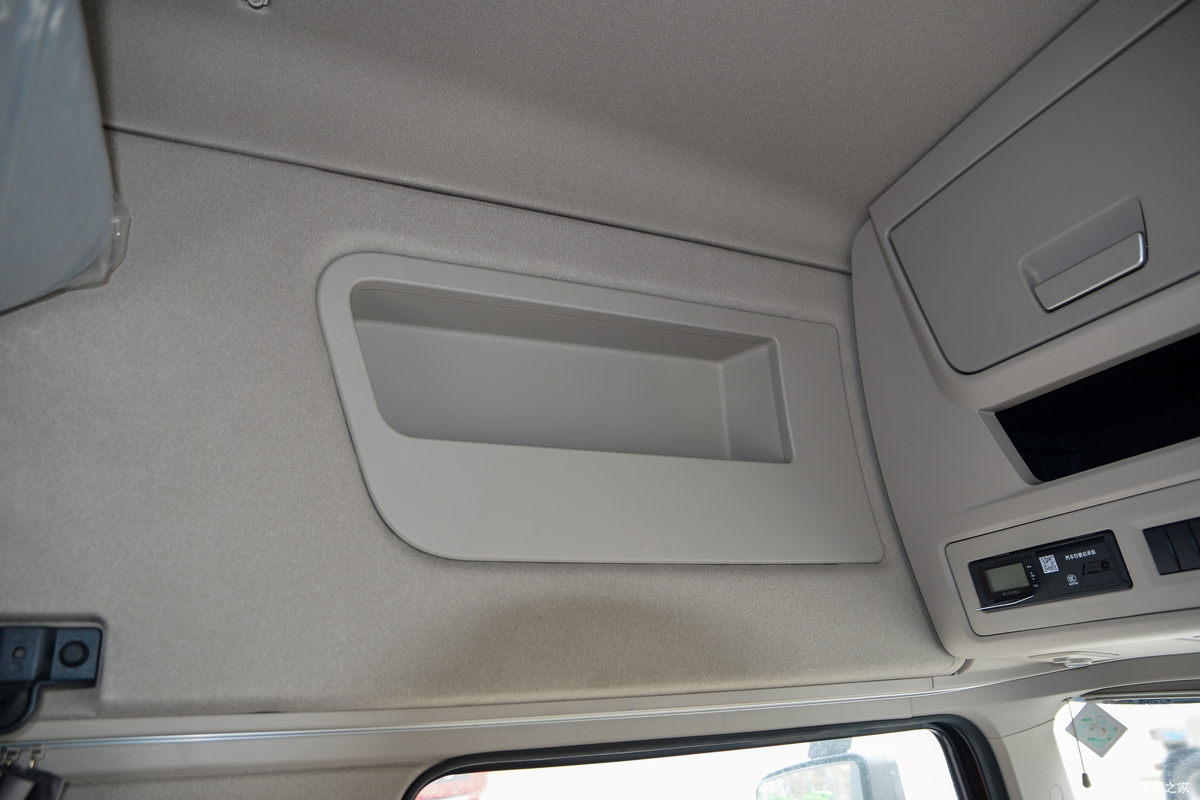 �������ó� �����콢KX ���߰� 580���� 6X4 LNG�Զ���ǣ����(Һ��)(DFH4250D13)��ʻ��                                               