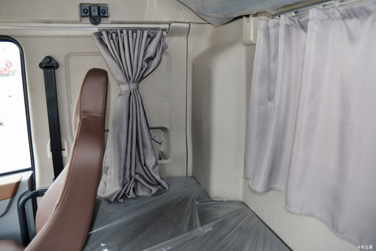 �������ó� �����콢KX ���߰� 580���� 6X4 LNG�Զ���ǣ����(Һ��)(DFH4250D13)��ʻ��                                               