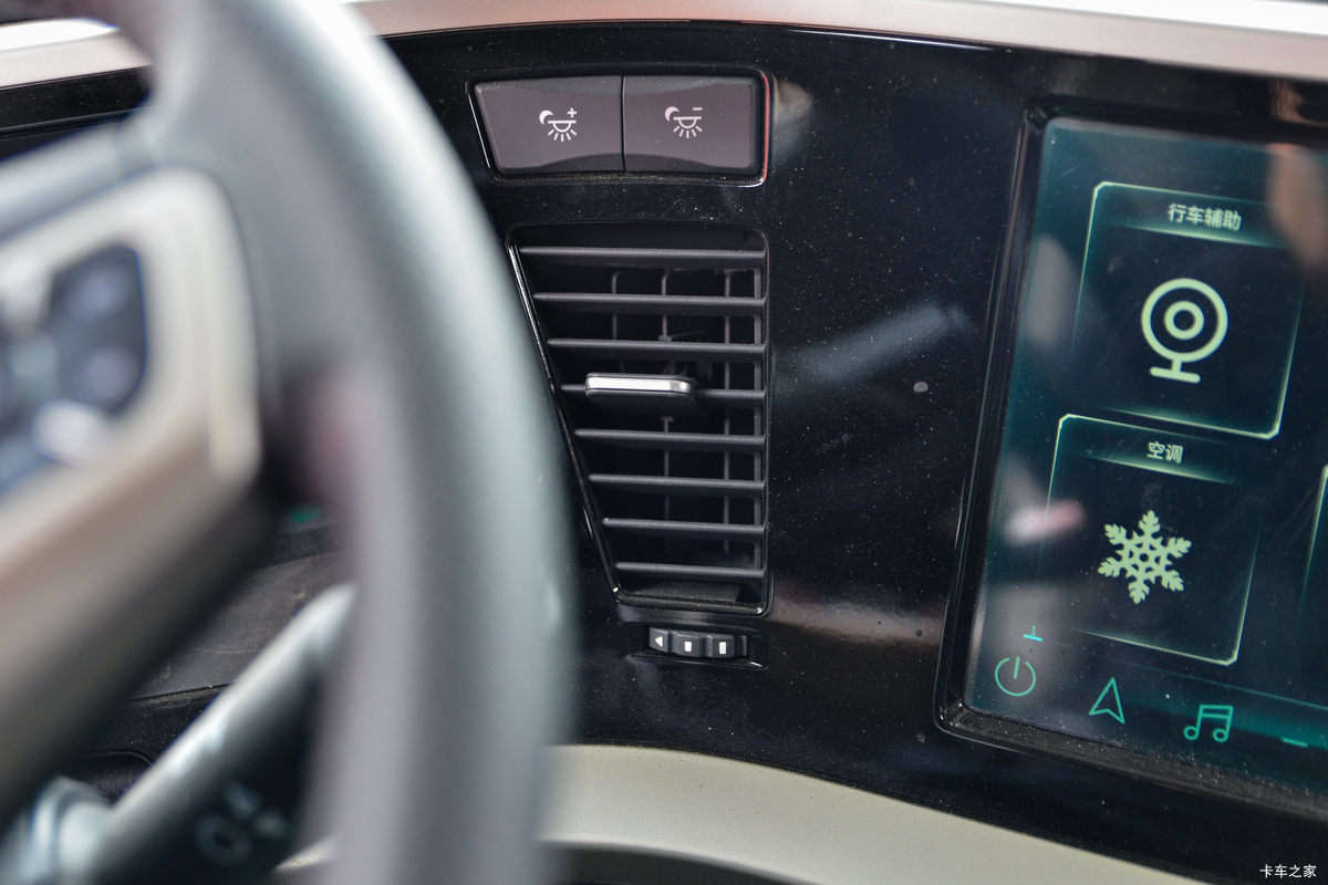 �������ó� �����콢KX ���߰� 580���� 6X4 LNG�Զ���ǣ����(Һ��)(DFH4250D13)��ʻ��                                               