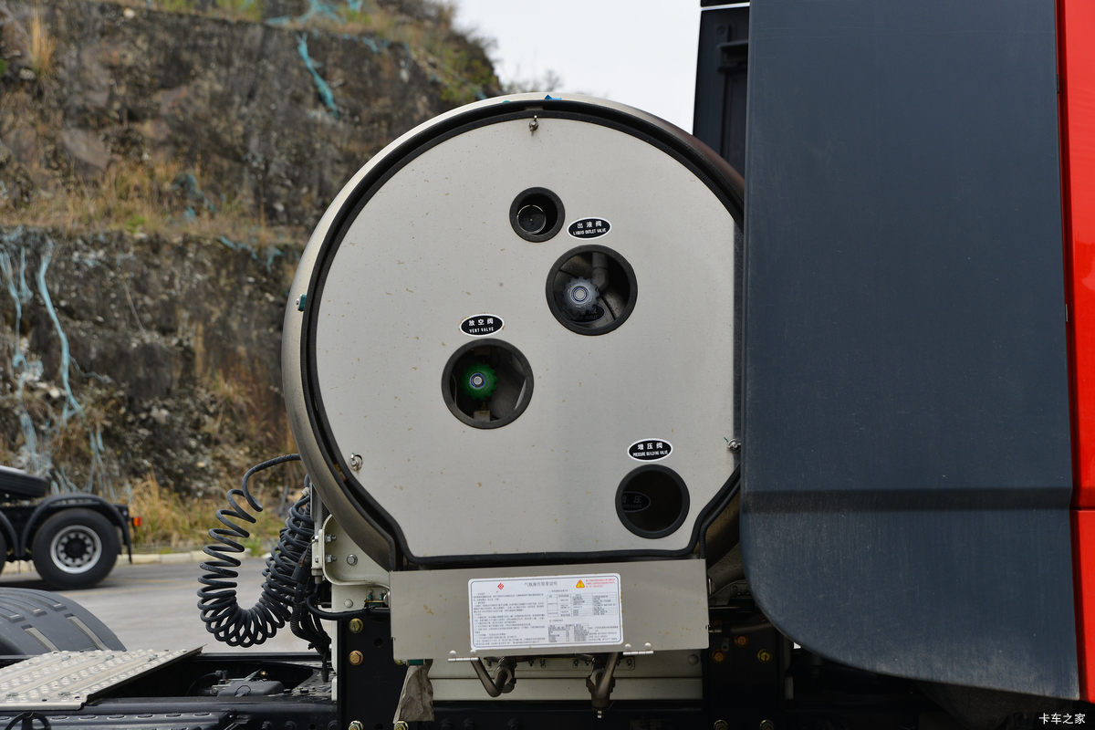 �������ó� �����콢KX ���߰� 580���� 6X4 LNG�Զ���ǣ����(Һ��)(DFH4250D13)����                                                