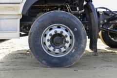 东风商用车 天龙VL重卡 350马力 8X4 散装饲料运输车(高顶)