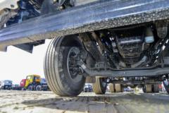 东风商用车 天龙VL重卡 350马力 8X4 散装饲料运输车(高顶)