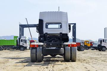 东风天龙KL&nbsp;粉粒物料运输车外观图片