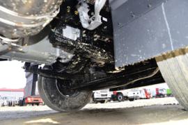 东风天龙KL&nbsp;粉粒物料运输车底盘图片