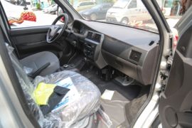 五菱电卡&nbsp;电动冷藏车驾驶室图片