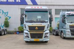 中国重汽 汕德卡SITRAK G7H重卡 560马力 6X4 LNG自动档牵引车(采埃孚12档)(液缓)
