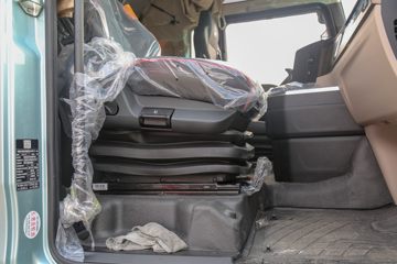 �й����� �ǵ¿�SITRAK G7H�ؿ� 560���� 6X4 LNG�Զ���ǣ����(�ɰ���12��)(Һ��)ͼƬ