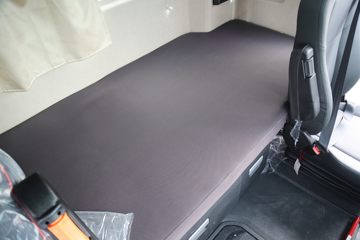 �й����� �ǵ¿�SITRAK G7H�ؿ� 560���� 6X4 LNG�Զ���ǣ����(�ɰ���12��)(Һ��)ͼƬ