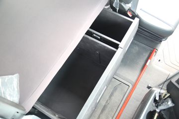 �й����� �ǵ¿�SITRAK G7H�ؿ� 560���� 6X4 LNG�Զ���ǣ����(�ɰ���12��)(Һ��)ͼƬ