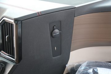 �й����� �ǵ¿�SITRAK G7H�ؿ� 560���� 6X4 LNG�Զ���ǣ����(�ɰ���12��)(Һ��)ͼƬ