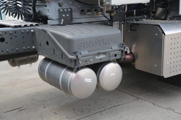 �й����� �ǵ¿�SITRAK G7H�ؿ� 560���� 6X4 LNG�Զ���ǣ����(�ɰ���12��)(Һ��)ͼƬ