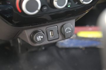 ���� ����M2 ������ 2L 122���� CNG 3.7�׵��Ų�դʽ΢��(����)(BJ5032CCY5JC6-07)ͼƬ