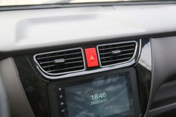 ���� ����M2 ������ 2L 122���� CNG 3.7�׵��Ų�դʽ΢��(����)(BJ5032CCY5JC6-07)ͼƬ