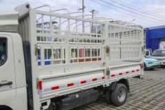福田 祥菱M2 豪华型 2L 122马力 CNG 3.7米单排仓栅式微卡(国六)(BJ5032CCY5JC6-07)