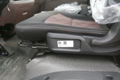 解放 领途 4.5T 4.16米单排纯电动厢式轻卡98.04kWh