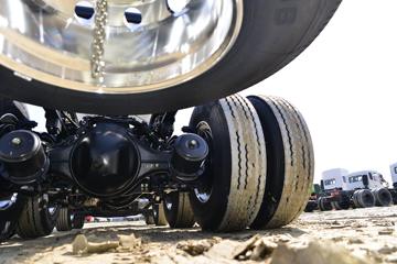 �������ó� ����VL�ؿ� 350���� 8X4 ɢװ�������䳵(ƽ��)ͼƬ