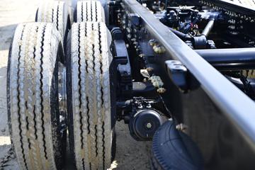 �������ó� ����VL�ؿ� 350���� 8X4 ɢװ�������䳵(ƽ��)ͼƬ