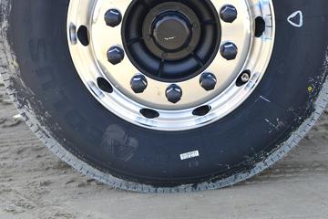 �������ó� ����VL�ؿ� 350���� 8X4 ɢװ�������䳵(ƽ��)ͼƬ